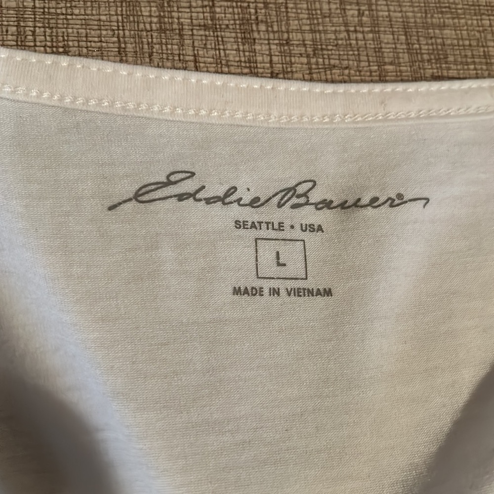 Eddie Bauer V-neck ruffle 3/4 sleeve top cream / winter white. - Picture 7 of 8